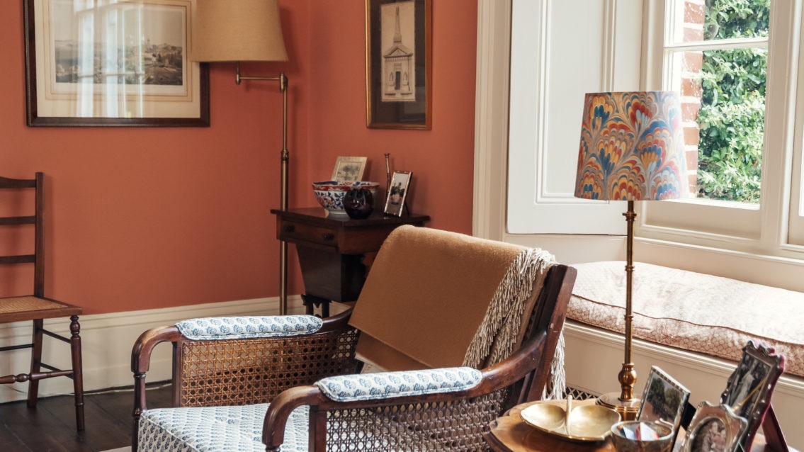 Brick sitting room, a warm earthy tone