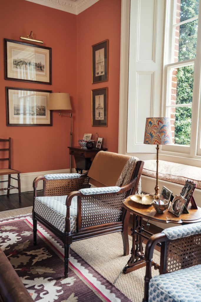 Brick sitting room, a warm earthy tone