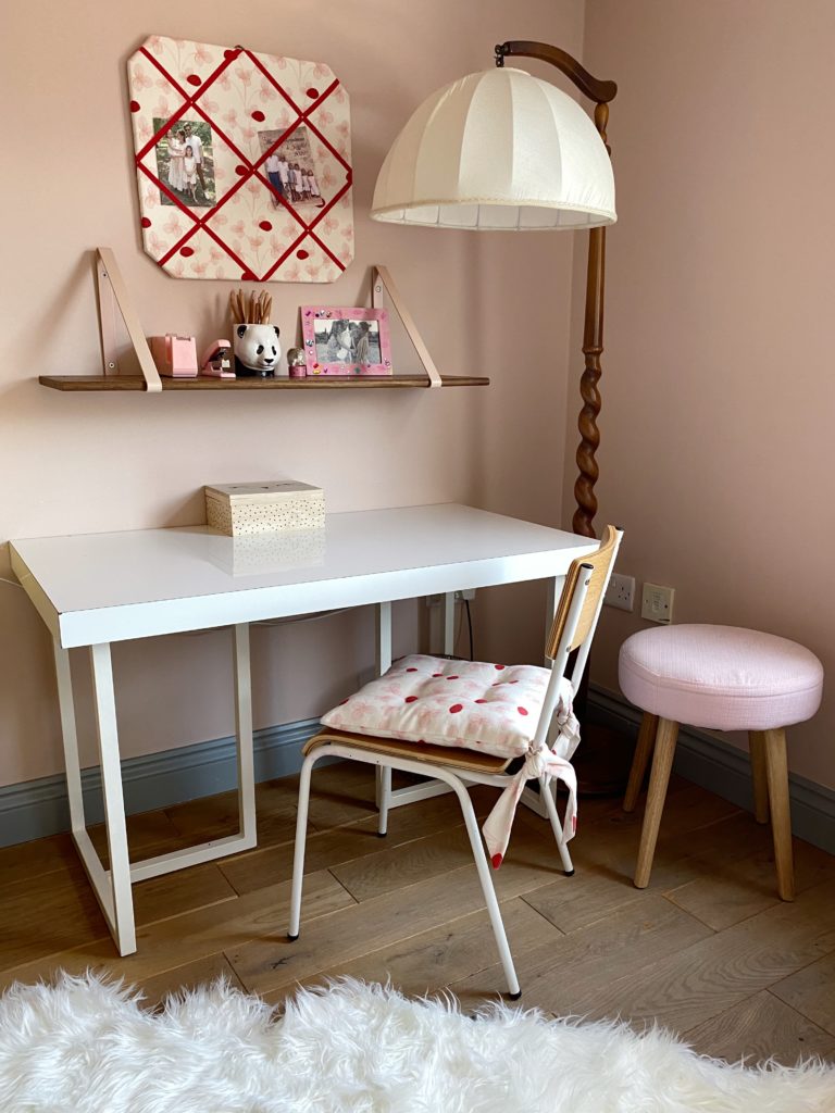 Children's Bedroom in 'Cuisse de Nymphe Emue' Edward Bulmer Natural Paint