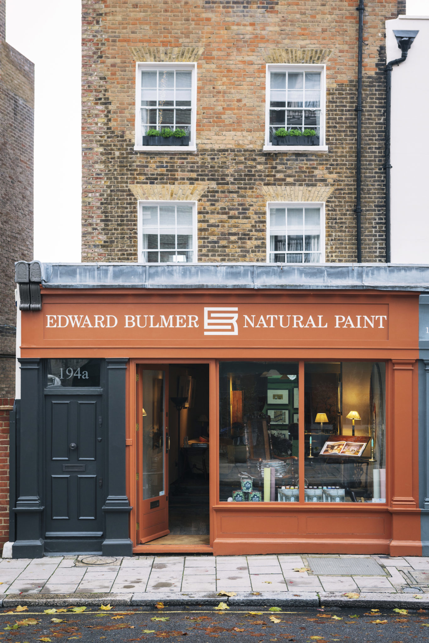 Water Based Gloss Paint for Interior Woodwork and Metal